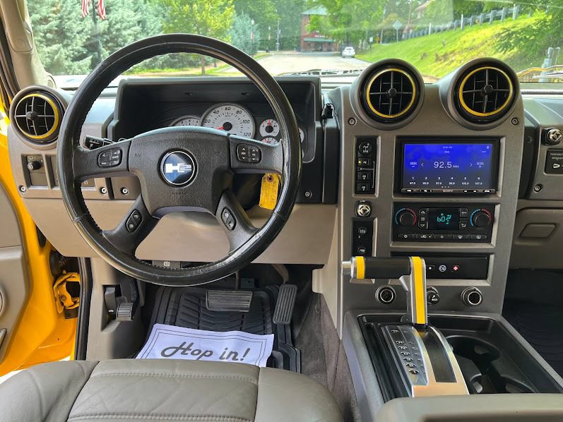 Used 2004 HUMMER H2 w/ Preferred Equipment Group AWD/4WD image 19
