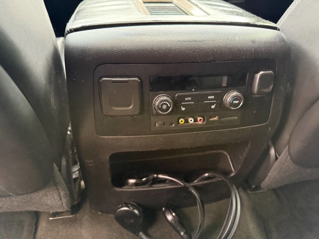 Used 2015 GMC Yukon Denali w/ Open Road Package image 13