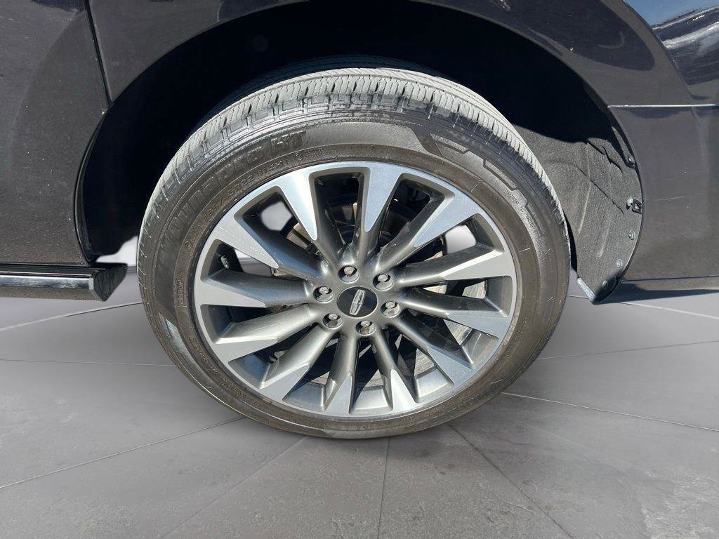 Used 2021 Lincoln Navigator L Reserve w/ Luxury Package image 13