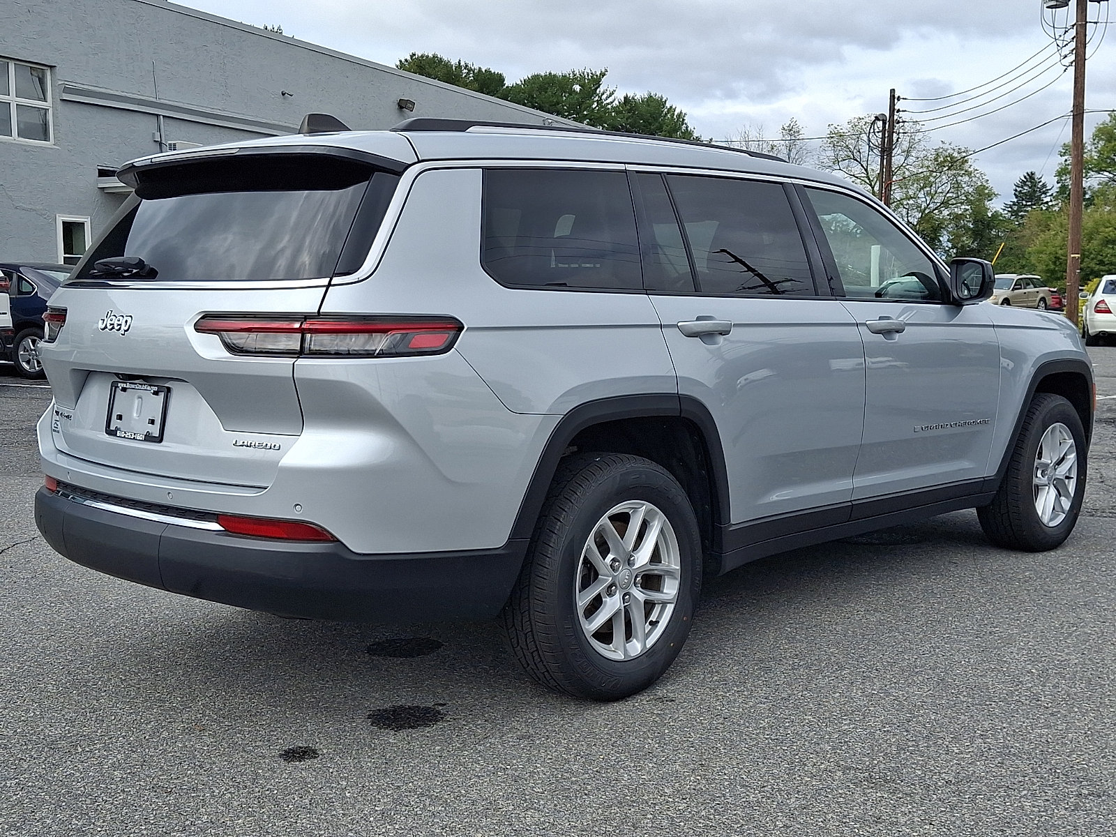 Used 2023 Jeep Grand Cherokee L Laredo w/ Luxury Tech Group I AWD/4WD image 6