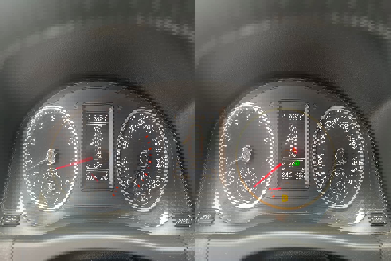 Used 2015 Volkswagen Tiguan SE image 15