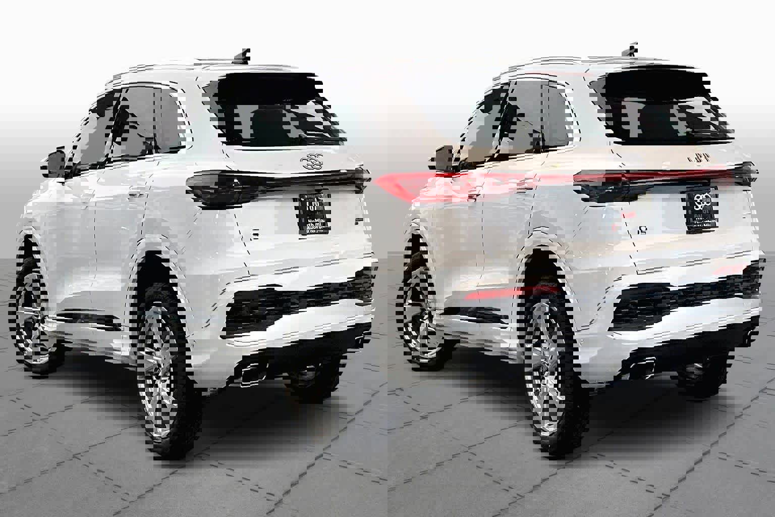 Used 2025 Audi Q5 Premium Plus image 12