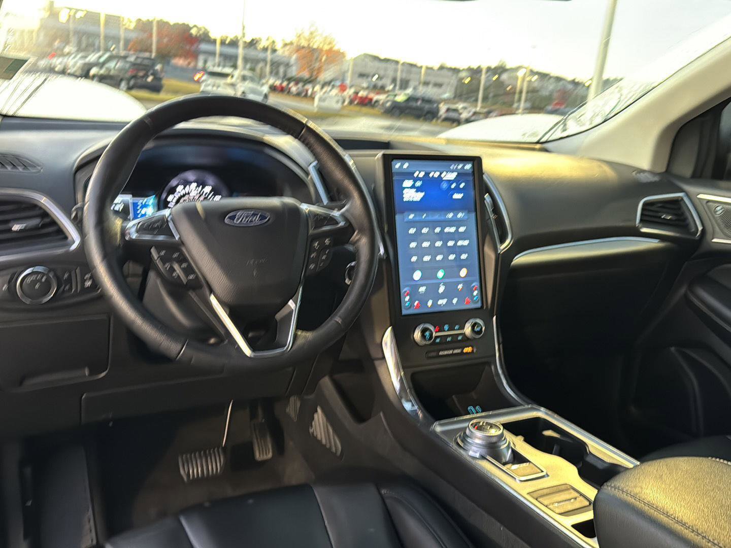 Used 2022 Ford Edge Titanium image 16