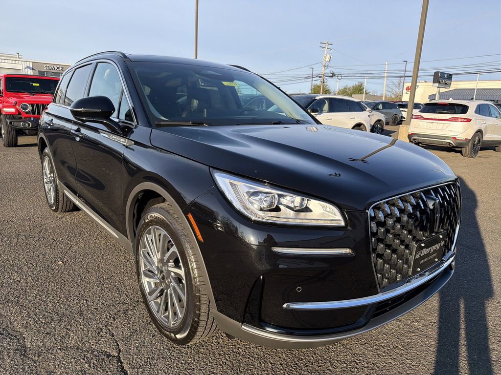 Used 2025 Lincoln Corsair Reserve image 7