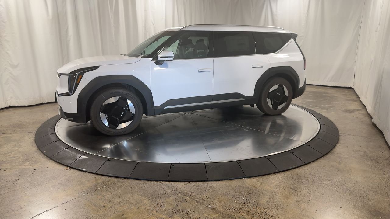 New 2026 Kia EV9 Wind image 6