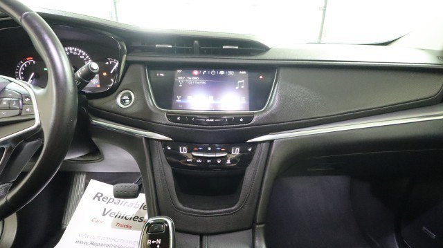 Used 2017 Cadillac XT5 Luxury w/ Driver Awareness Package AWD/4WD image 14