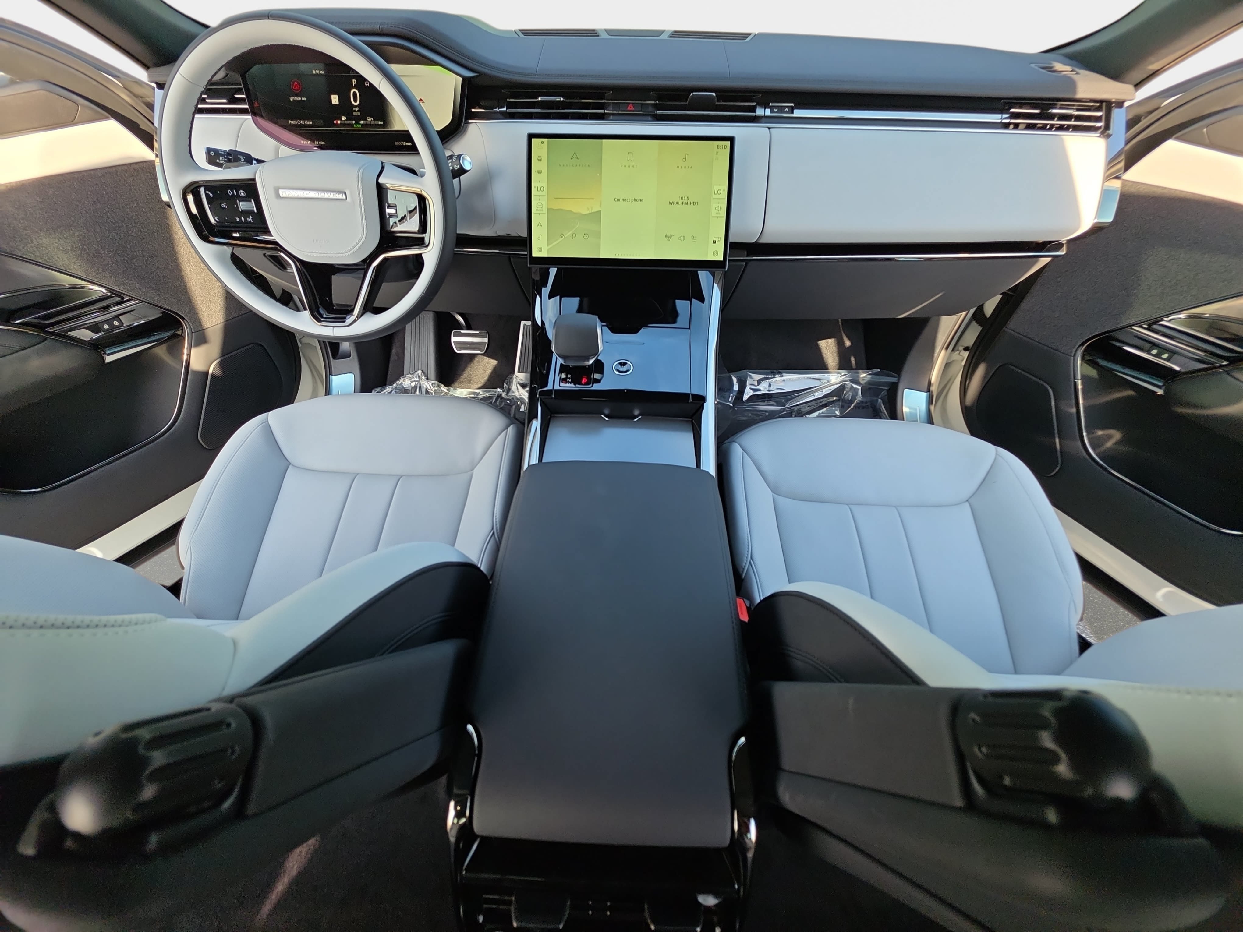 New 2026 Land Rover Range Rover Sport Dynamic SE AWD/4WD image 9