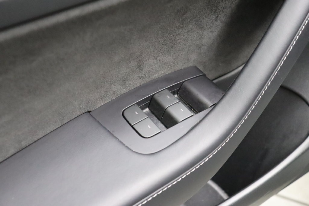 Used 2023 Tesla Model 3 Standard Range RWD image 17