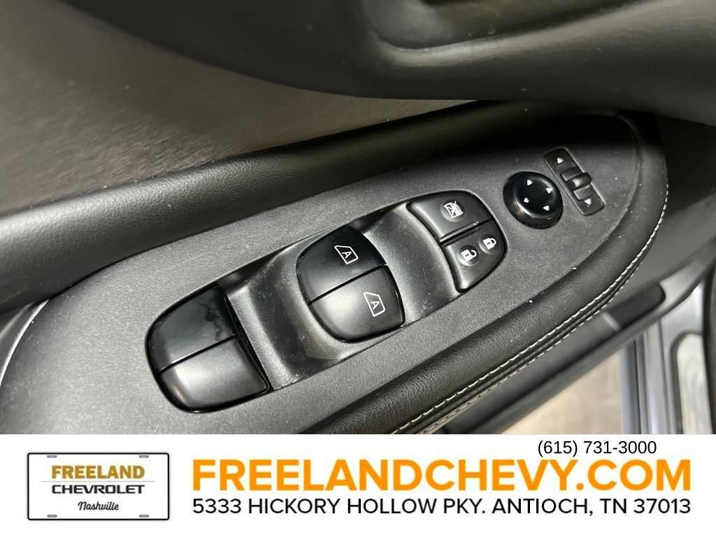 Used 2023 Nissan Murano SV image 12