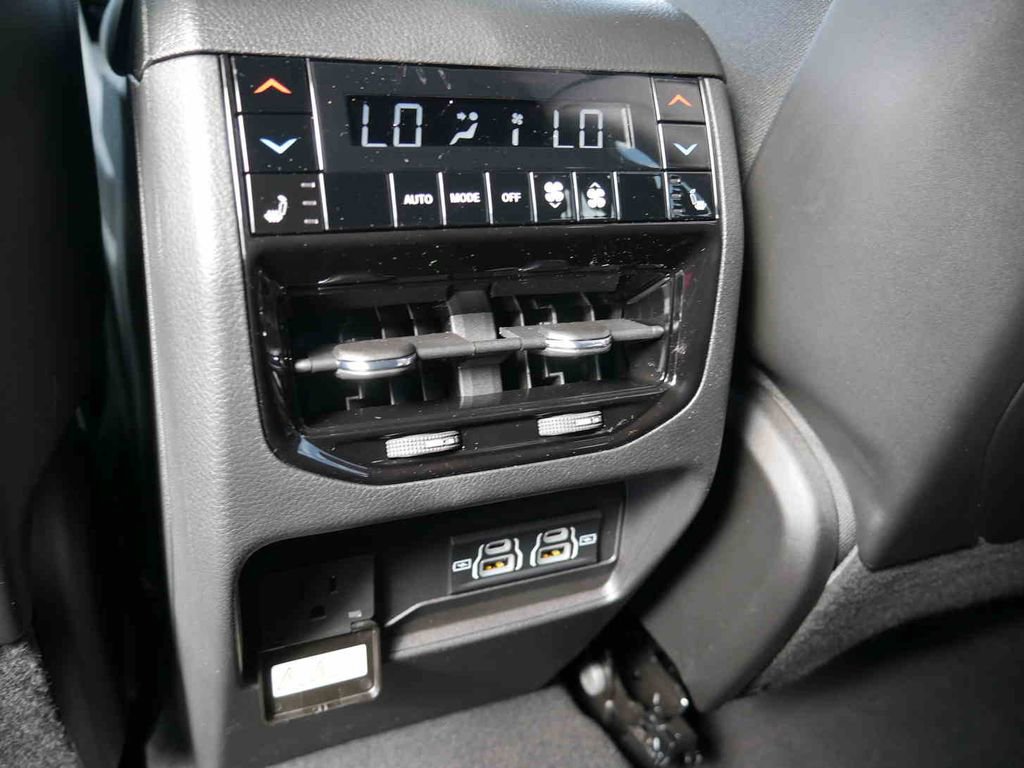 New 2025 Jeep Grand Cherokee Summit w/ Adv Protech Group IV image 12