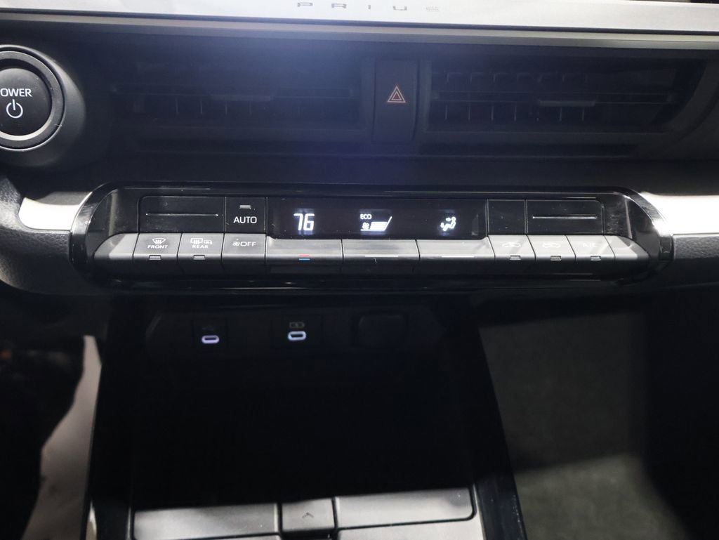 Used 2024 Toyota Prius LE image 29
