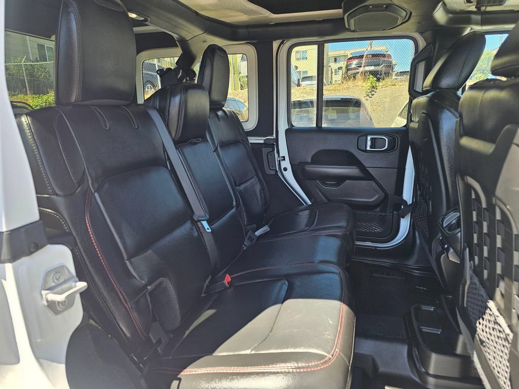 Used 2020 Jeep Wrangler Unlimited Rubicon w/ Steel Bumper Group AWD/4WD image 13