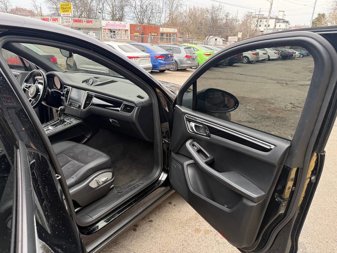 Used 2017 Porsche Macan image 15