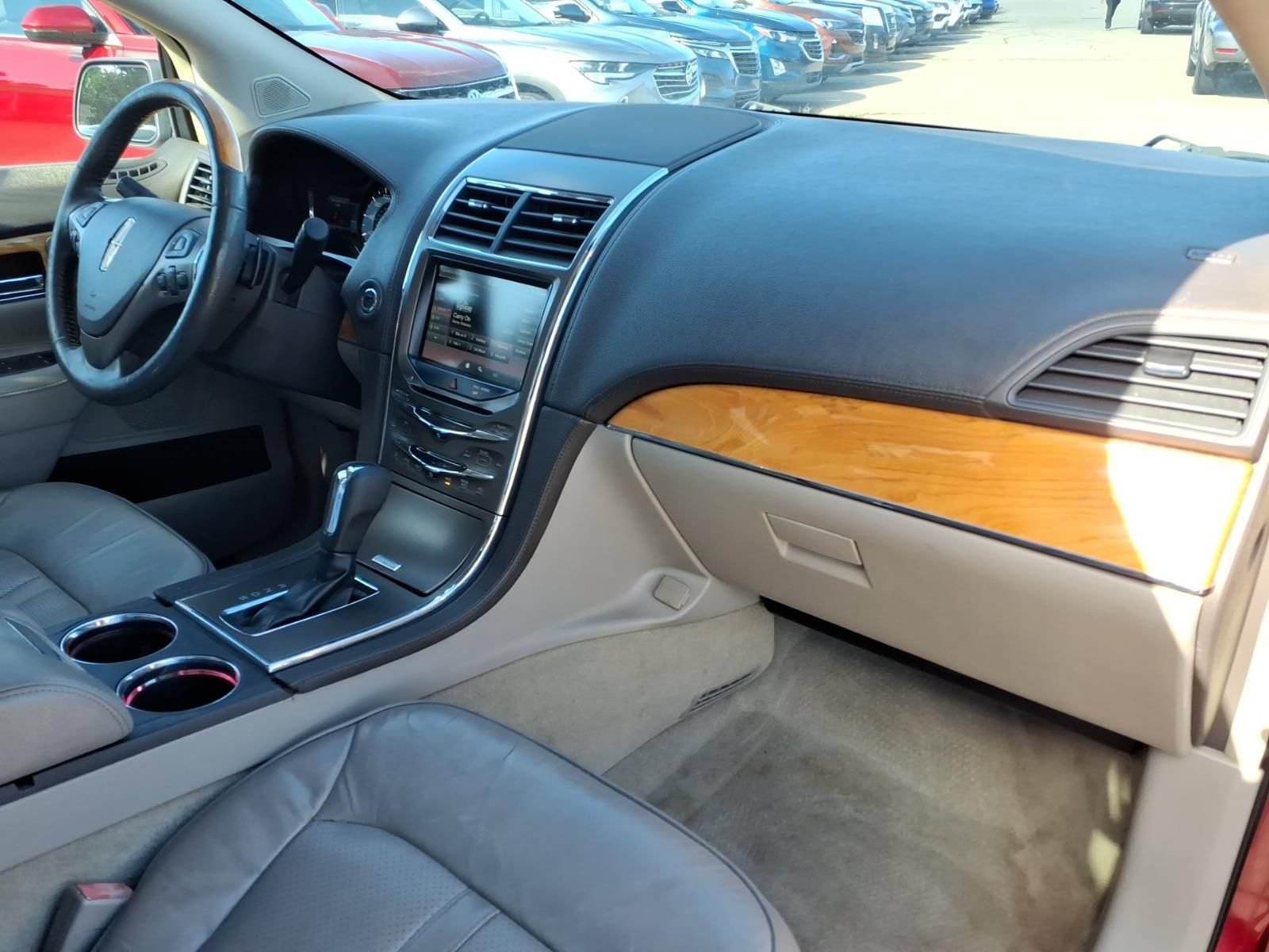 Used 2015 Lincoln MKX FWD w/ Equipment Group 101A image 13