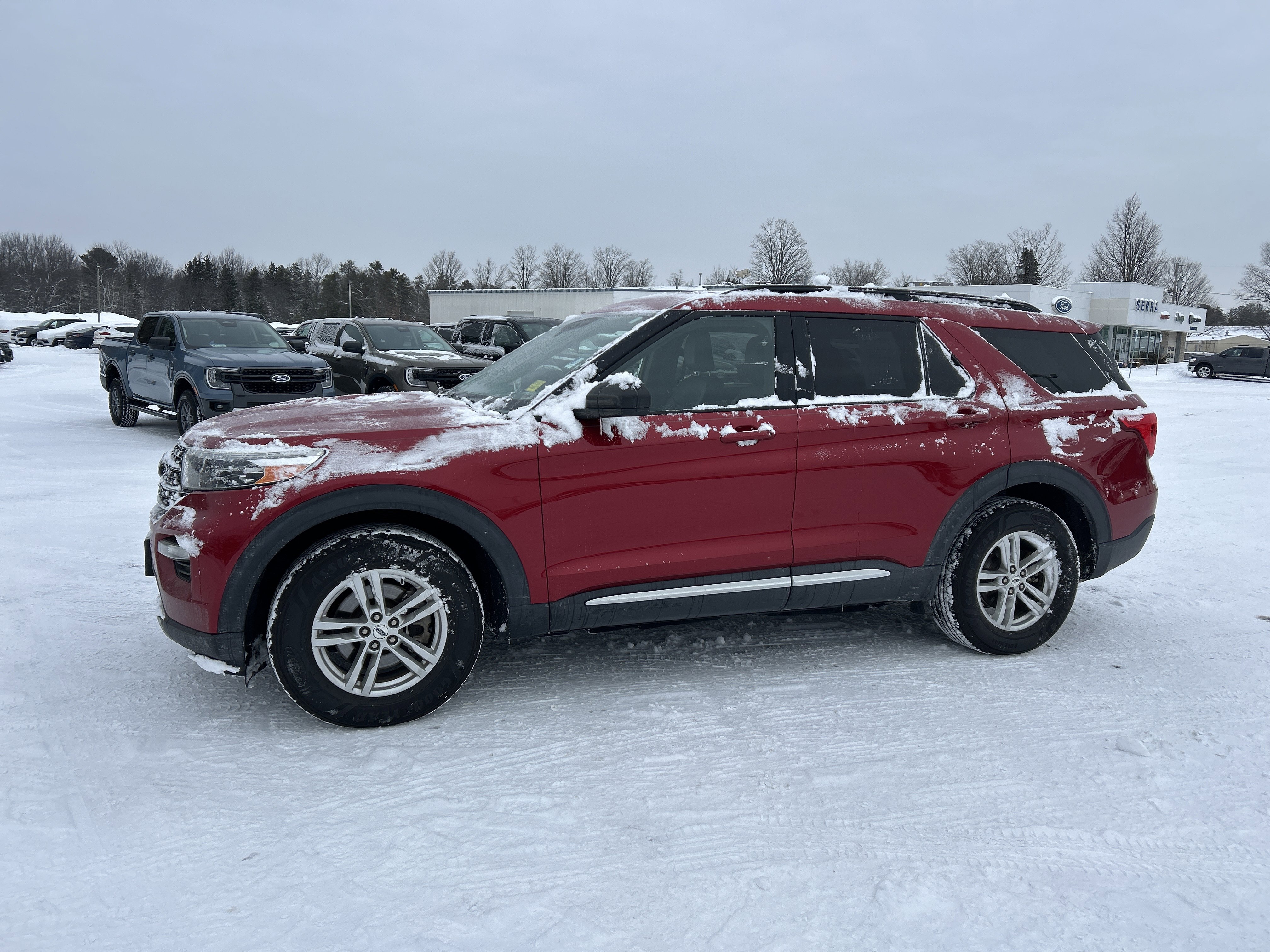 Used 2020 Ford Explorer XLT w/ Equipment Group 202A image 8