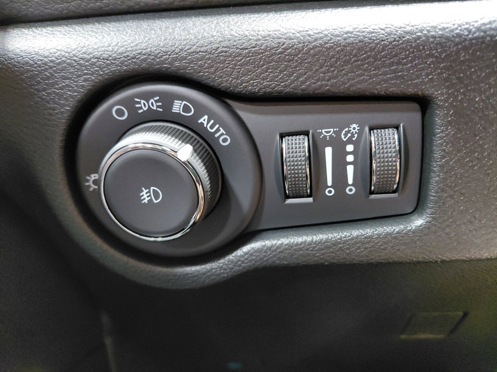 Certified 2026 Chrysler Pacifica Limited w/ S Appearance Package FWD image 43