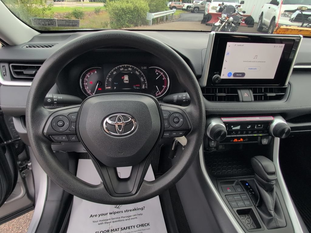 Used 2024 Toyota RAV4 LE AWD/4WD image 27