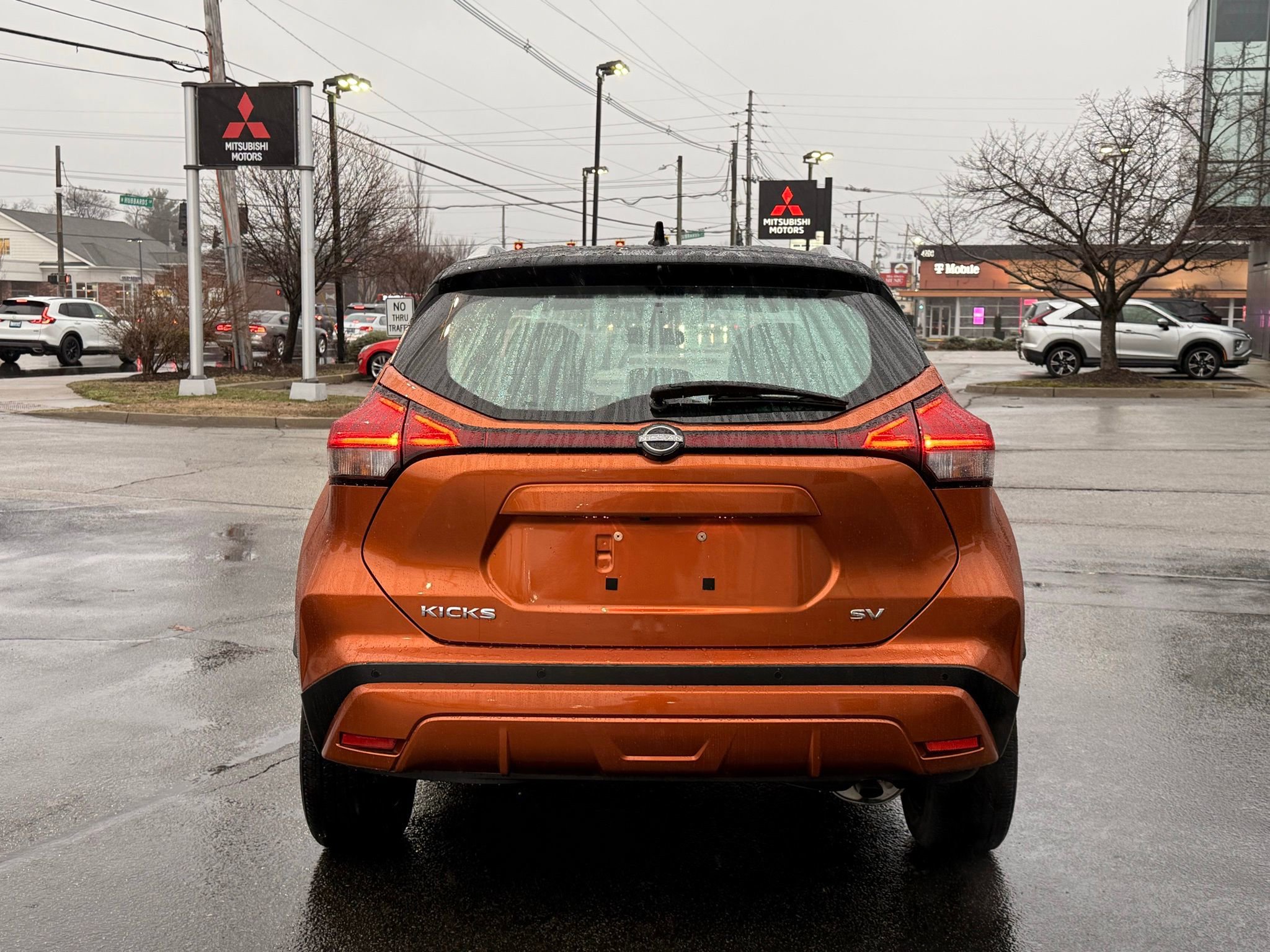 Used 2023 Nissan Kicks SV image 8