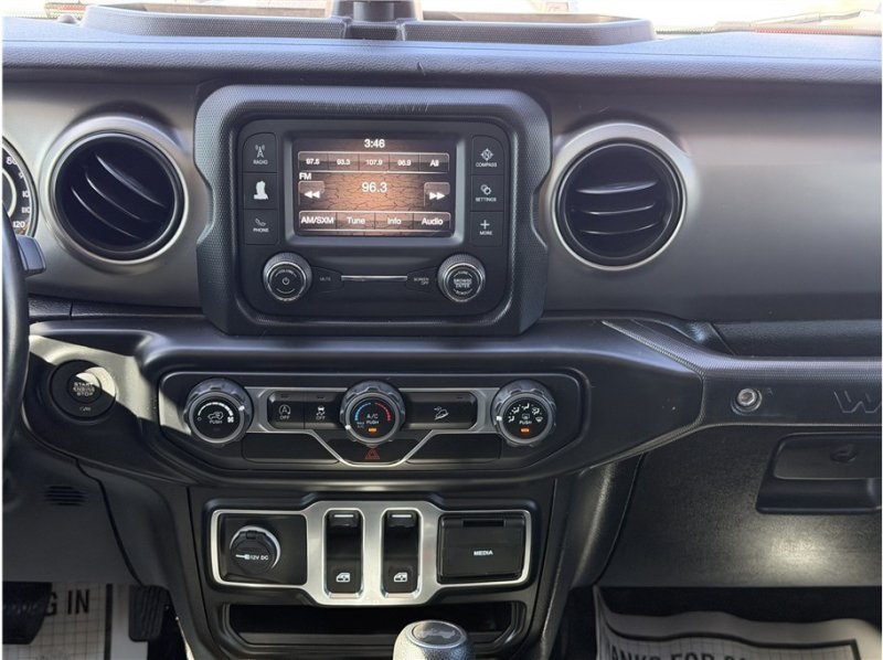 Used 2020 Jeep Wrangler Sport AWD/4WD image 35