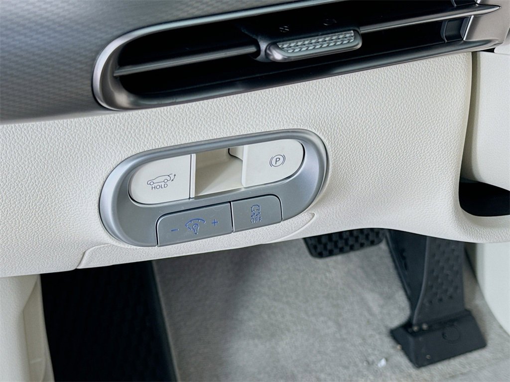 Certified 2025 Genesis GV60 Advanced image 10