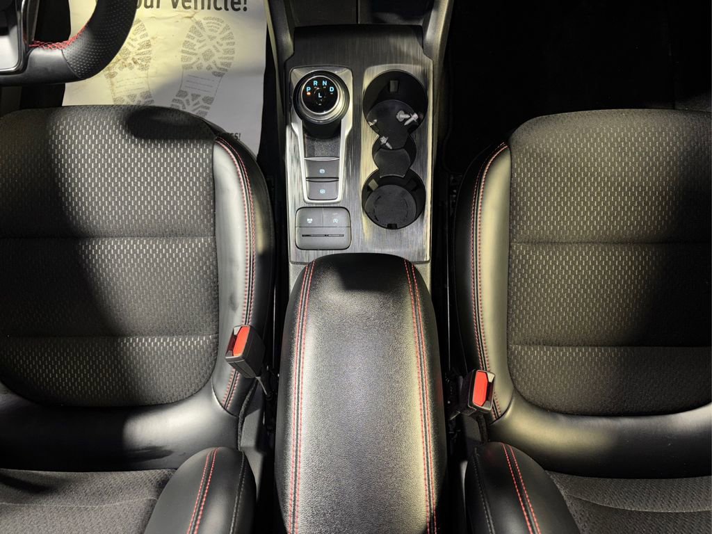 Certified 2025 Ford Escape ST-Line image 15