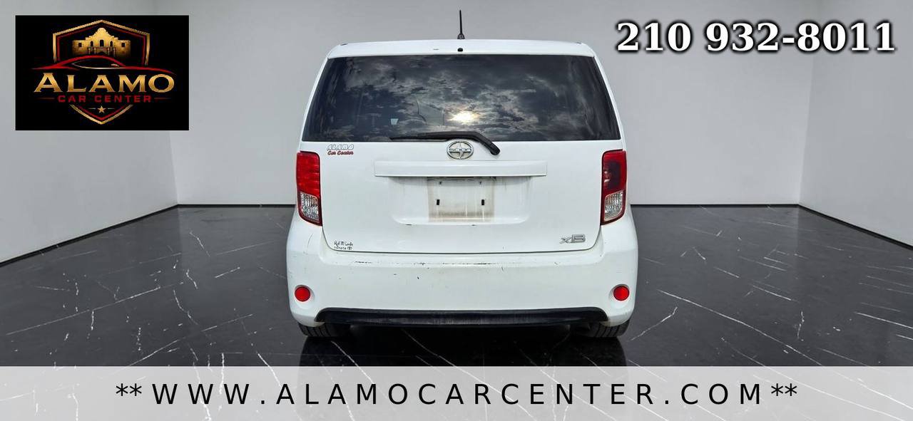 Used 2014 Scion xB FWD image 4