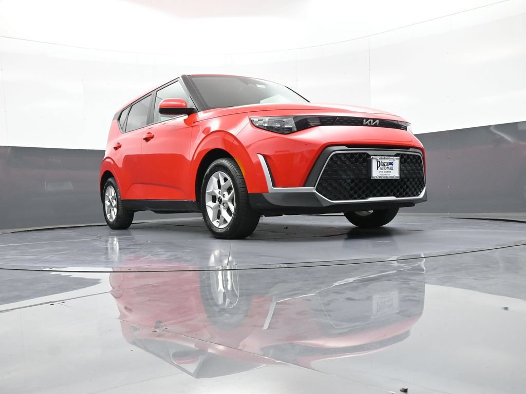 Certified 2023 Kia Soul LX w/ LX Technology Package FWD image 27