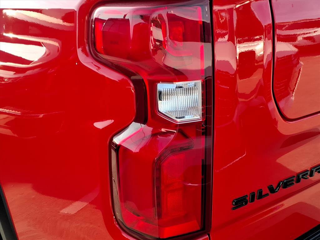 Used 2026 Chevrolet Silverado 1500 ZR2 w/ Dark Appearance Package AWD/4WD image 12