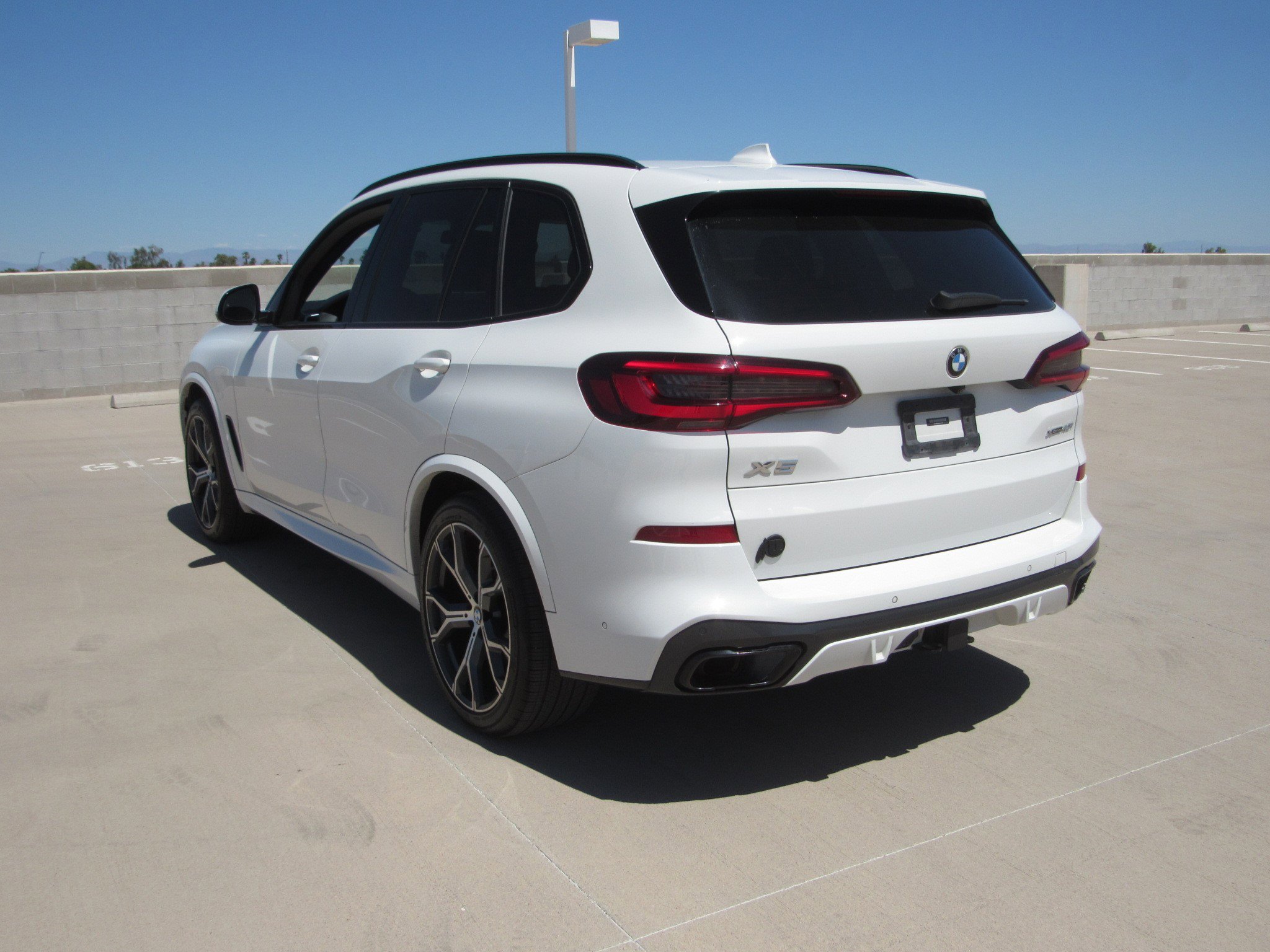 Used 2020 BMW X5 xDrive40i w/ M Sport Package image 6
