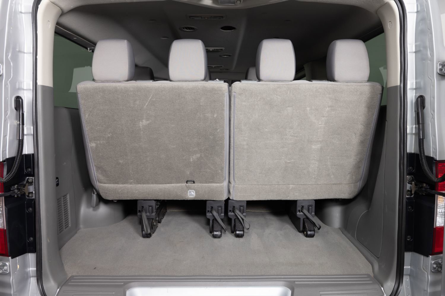 Used 2019 Nissan NV 3500 SV w/ Navigation Package RWD image 16