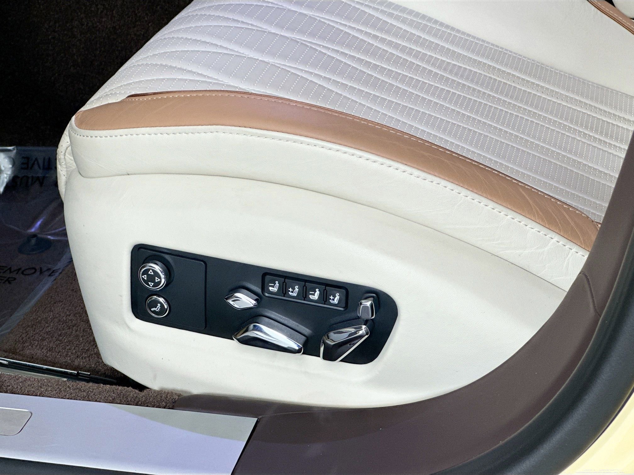 Used 2023 Bentley Flying Spur Plug-In Hybrid image 20