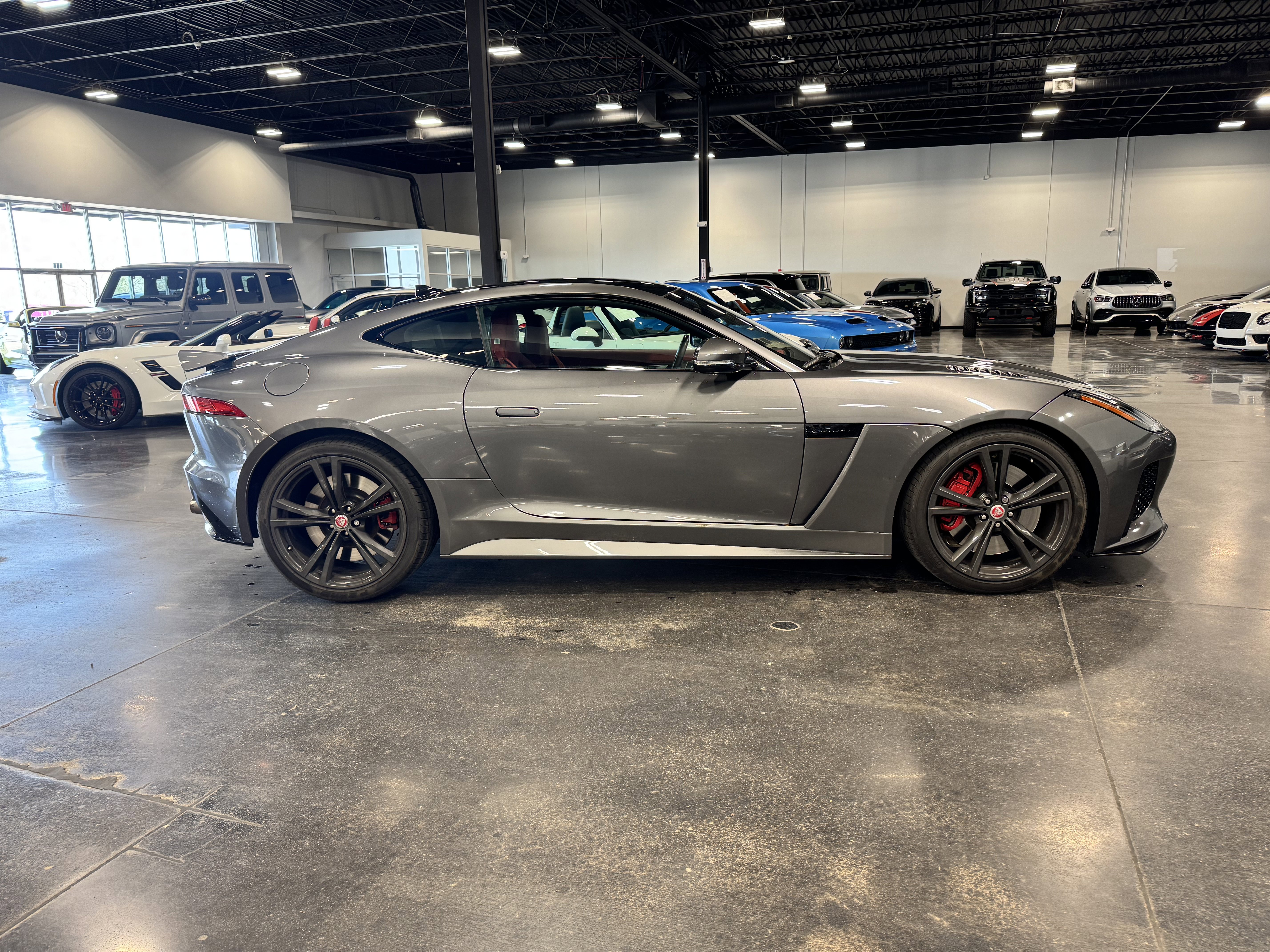 Used 2017 Jaguar F-TYPE SVR image 18