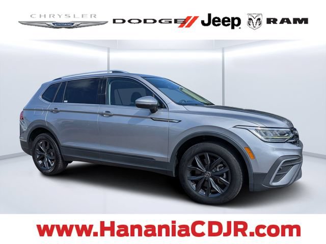 Used 2023 Volkswagen Tiguan SE FWD image 1