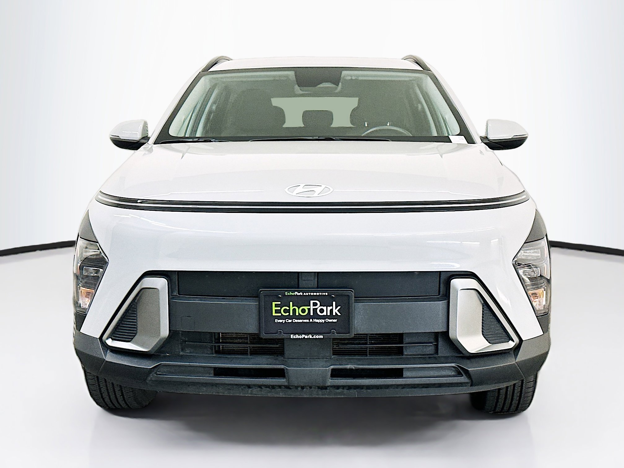 Used 2024 Hyundai Kona SEL image 2