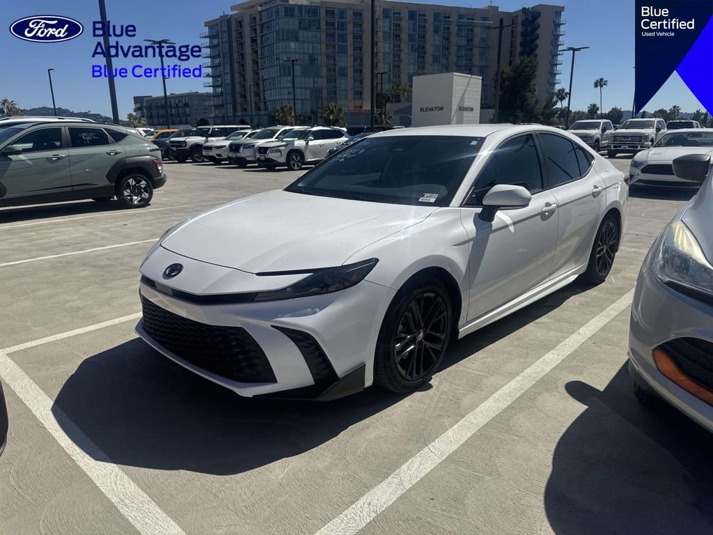 Used 2025 Toyota Camry SE FWD image 8