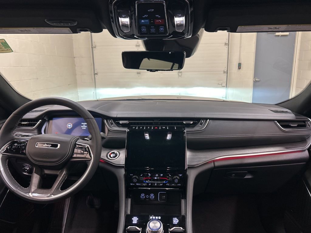 Used 2025 Jeep Grand Cherokee L Overland w/ Luxury Tech Group IV image 20