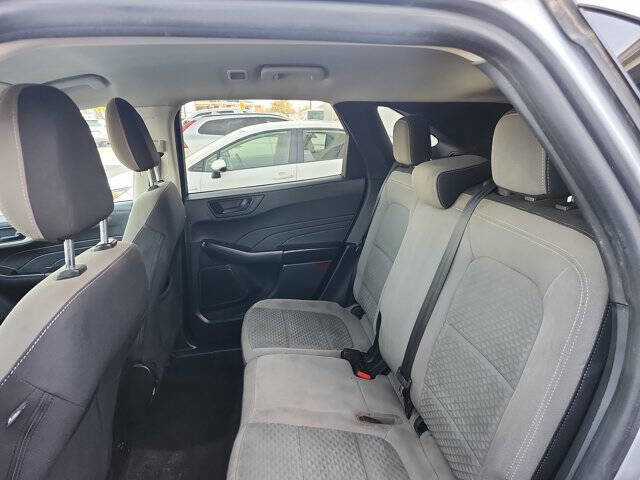 Used 2022 Ford Escape SE image 19