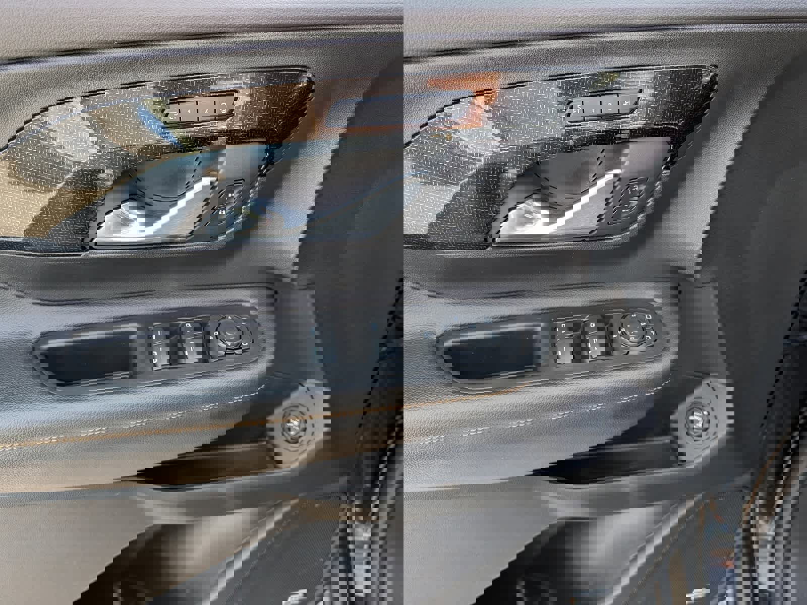 Certified 2023 GMC Terrain AT4 w/ Infotainment Package II image 19