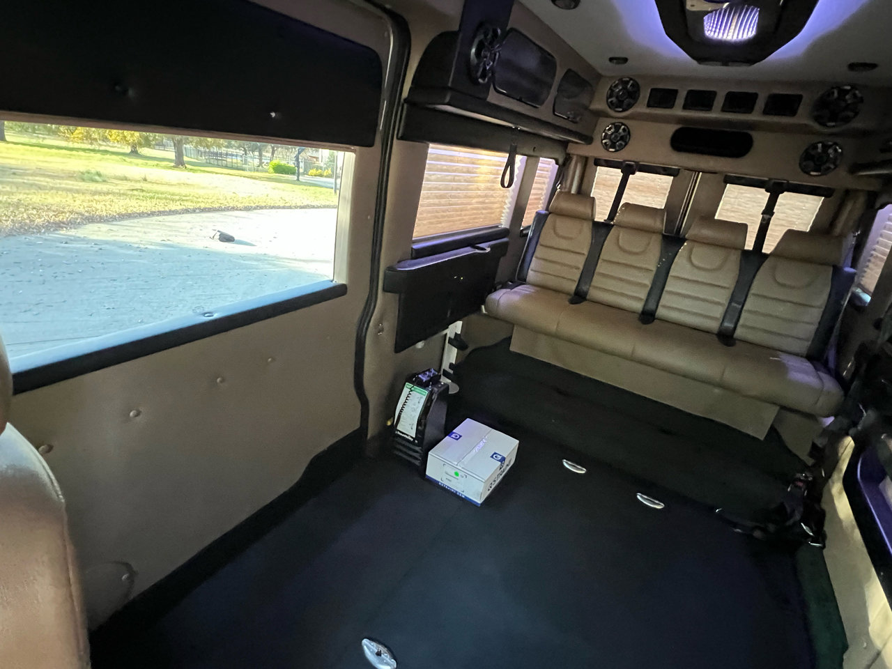 Used 2017 RAM ProMaster 2500 w/ Premium Appearance Group image 4