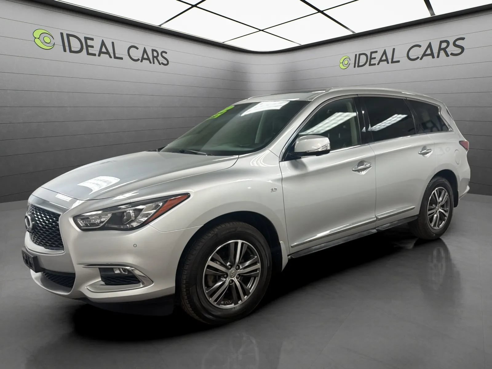 Used 2017 INFINITI QX60 FWD w/ Premium Plus Package