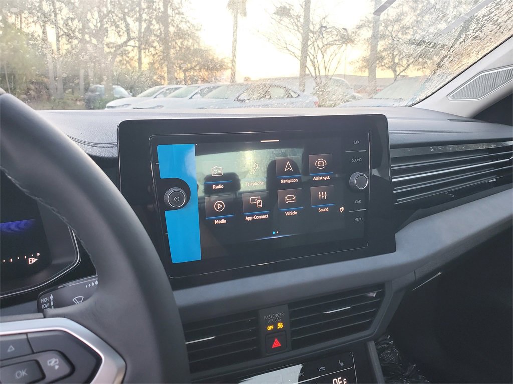 New 2025 Volkswagen Jetta SE image 9