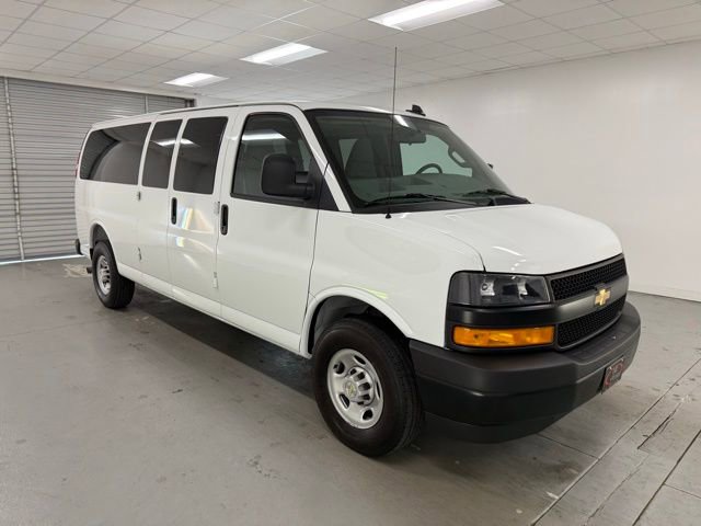 Used 2025 Chevrolet Express 3500 LS image 3