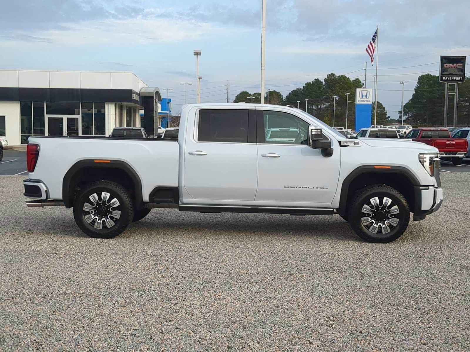 New 2026 GMC Sierra 2500 Denali w/ Denali Reserve Package image 9