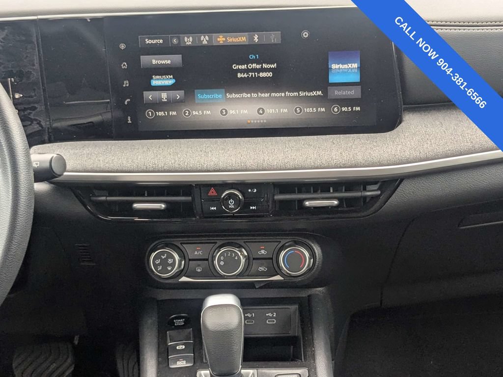 Used 2025 Nissan Kicks SV FWD image 18