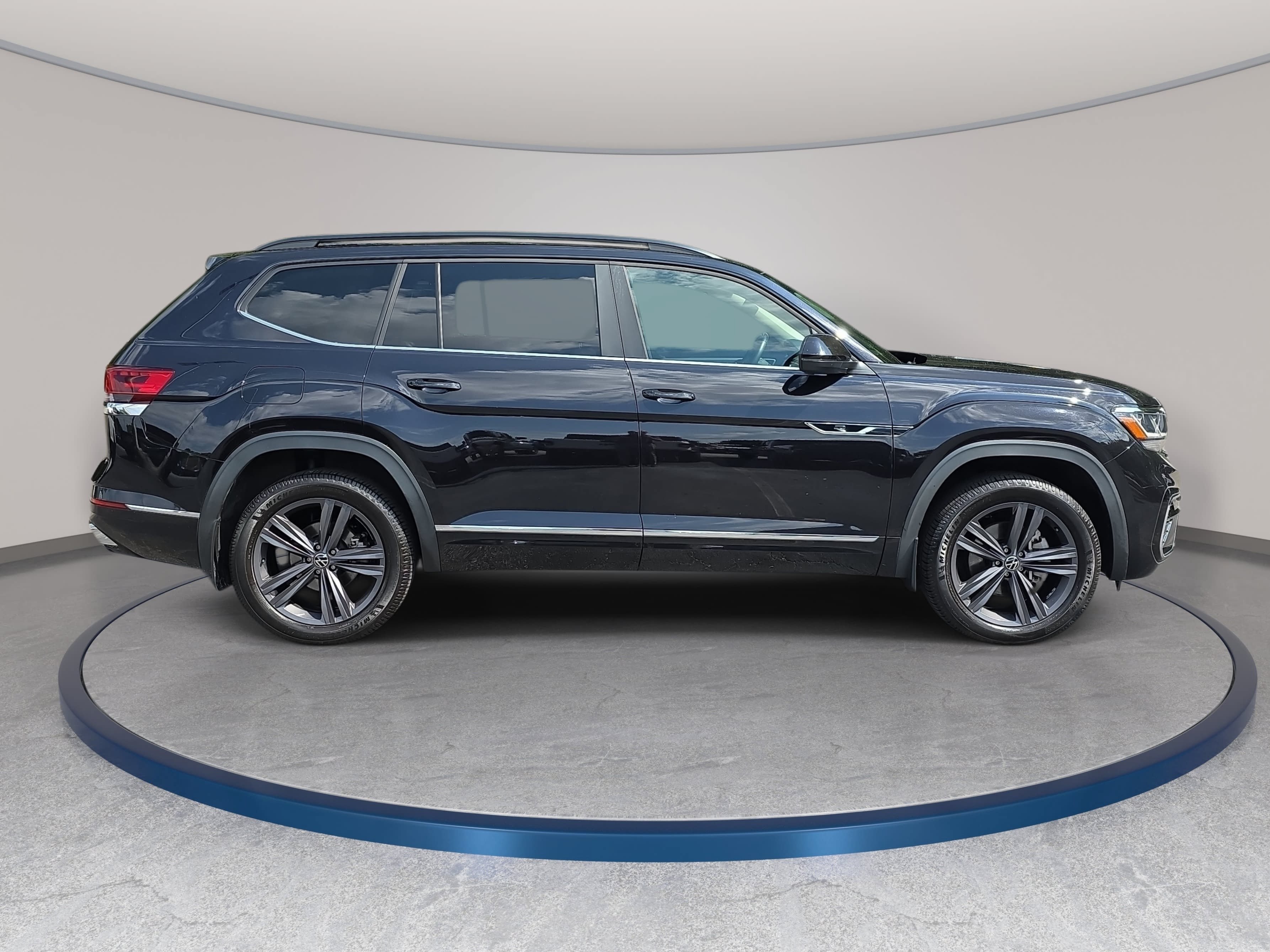Used 2021 Volkswagen Atlas SE FWD image 4