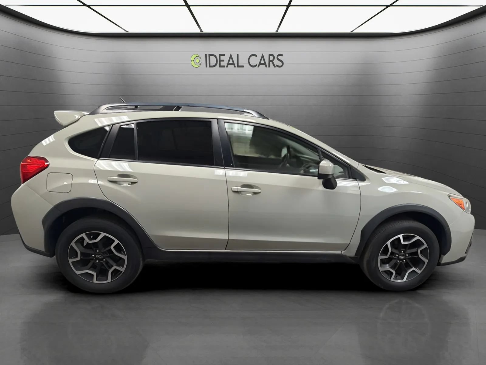 Used 2016 Subaru Crosstrek 2.0i Premium AWD/4WD image 4