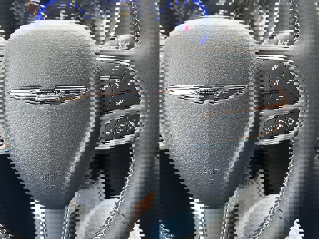 New 2026 Chrysler Pacifica Select image 17