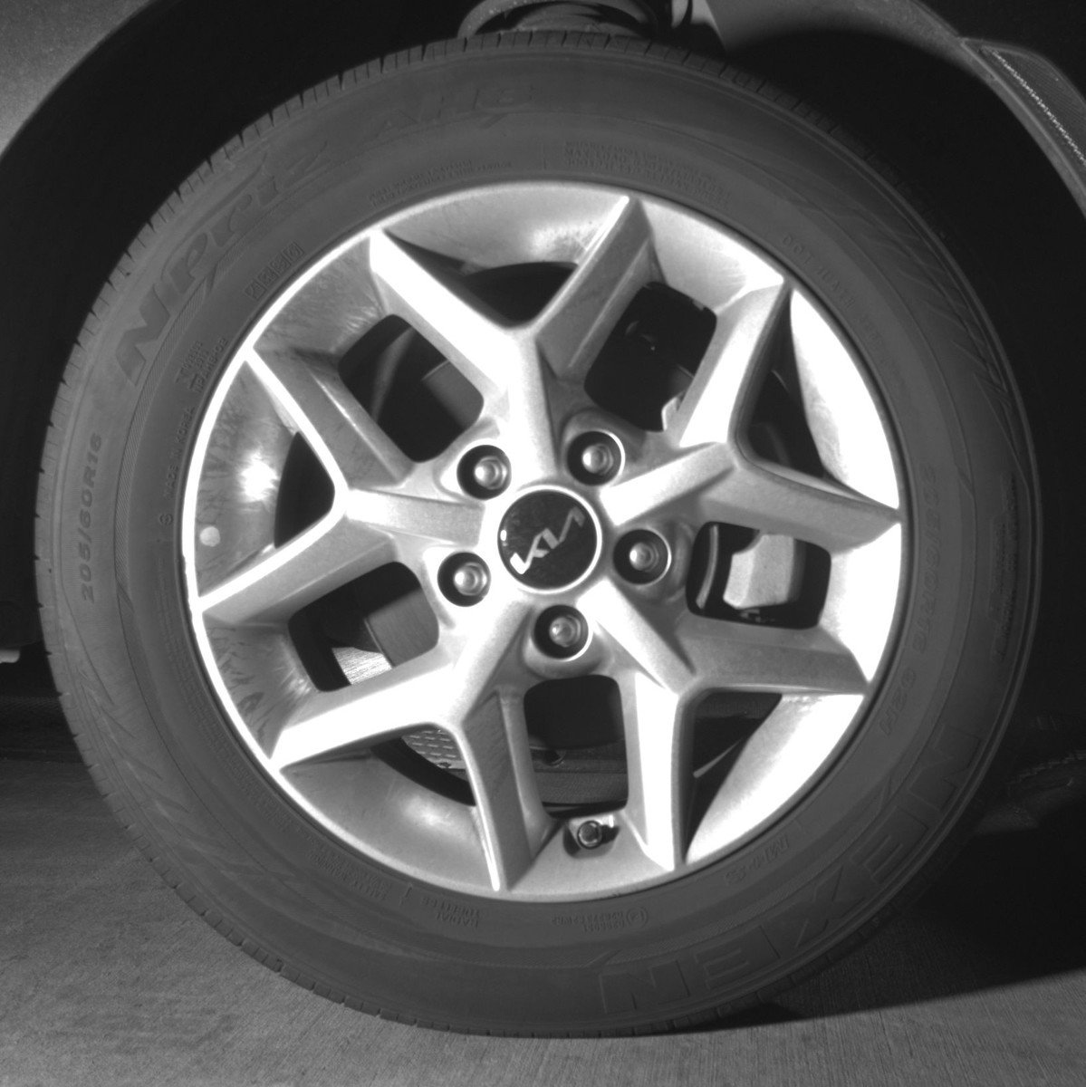 Used 2025 Kia Soul LX w/ LX Technology Package FWD image 13