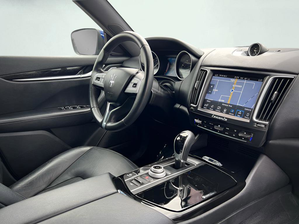 Used 2017 Maserati Levante image 32
