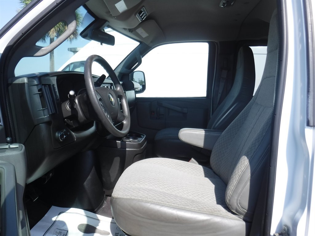 Used 2020 Chevrolet Express 3500 LT w/ LT Preferred Equipment Group RWD image 13